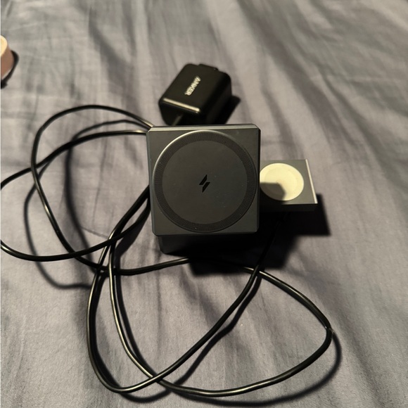 Anker block charger (mag charger and watch charger) - Picture 1 of 2